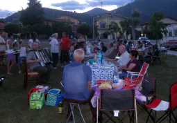 Un momento da una delle scorse edizioni del pic-nic sotto le stelle